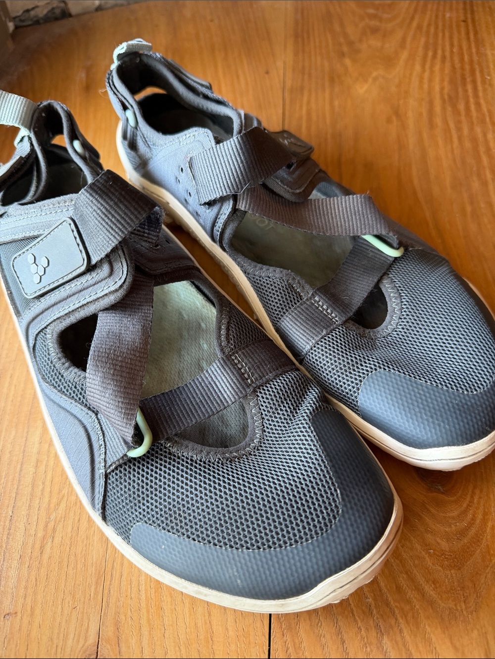 Vivo Barefoot Women's Tracker Dark Gray and Cream Athletic Sandals